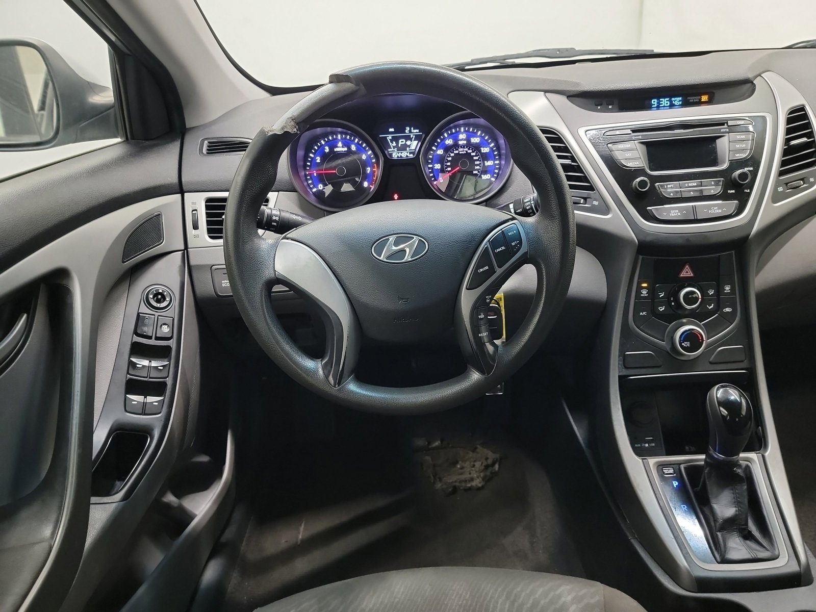 Used 2014 Hyundai Elantra SE image 16