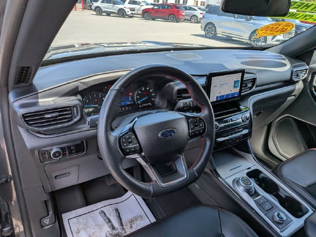 Used 2023 Ford Explorer ST-Line AWD/4WD image 8