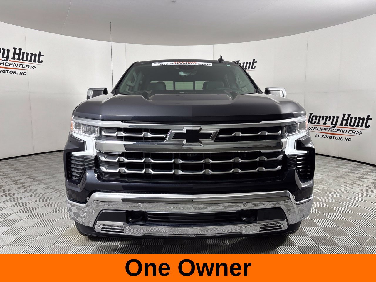 Used 2023 Chevrolet Silverado 1500 LTZ w/ LTZ Premium Package AWD/4WD image 3