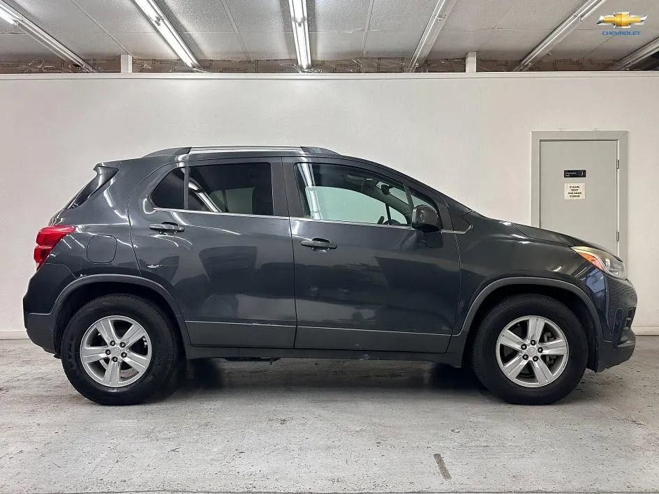 Used 2017 Chevrolet Trax LT w/ Driver Confidence Package FWD image 7