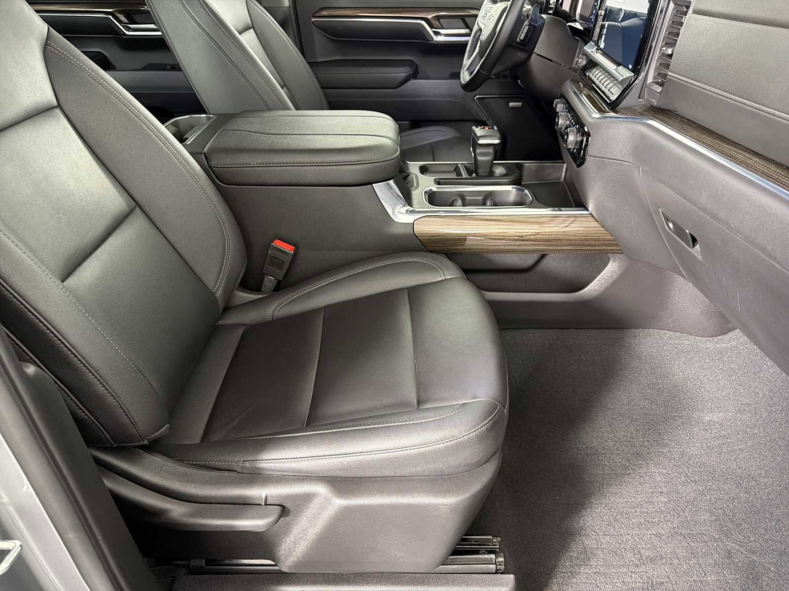Used 2024 Chevrolet Silverado 1500 LT Trail Boss w/ LT Trail Boss Premium Package image 11