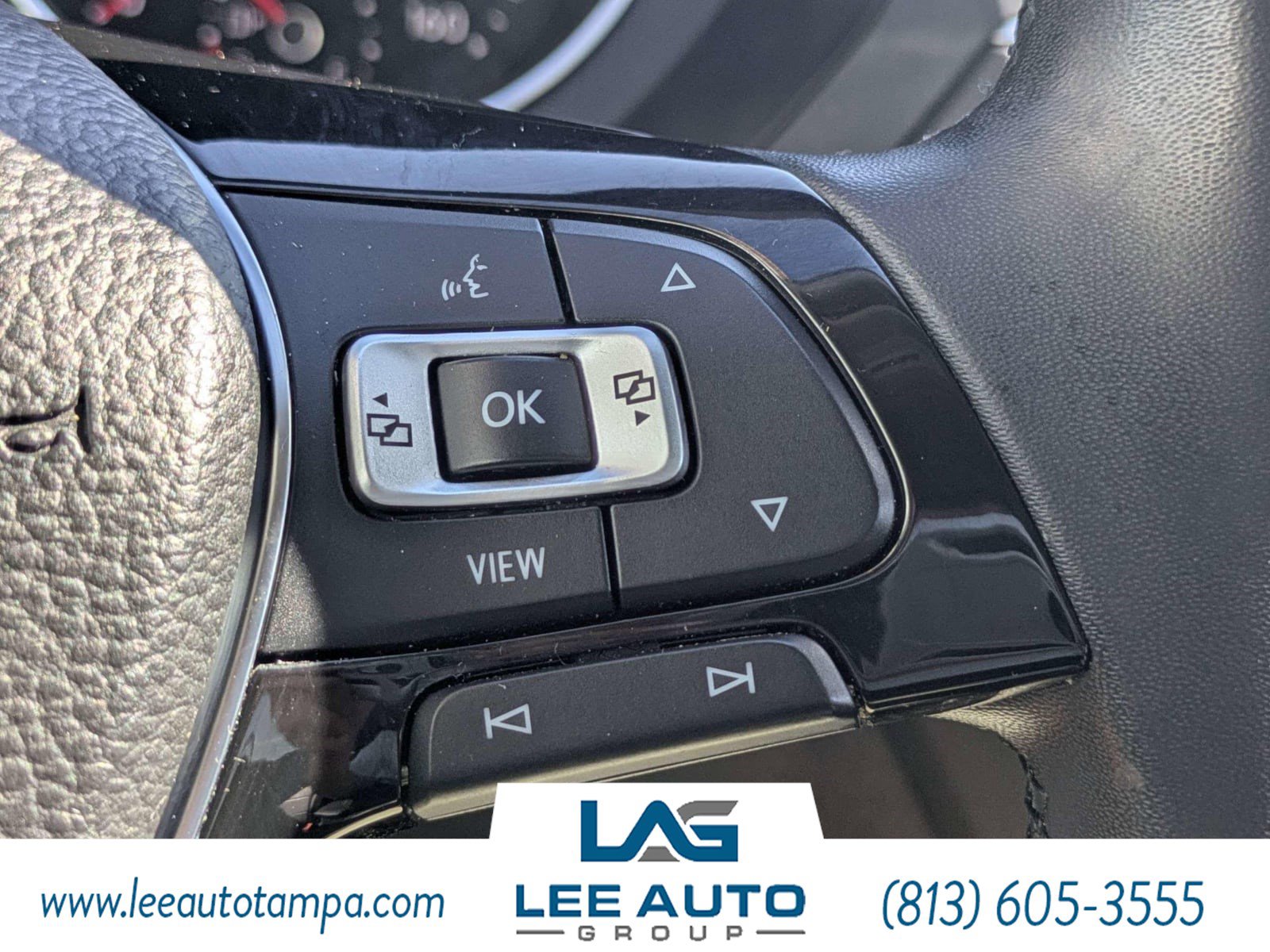 Used 2020 Volkswagen Tiguan SEL AWD/4WD image 25