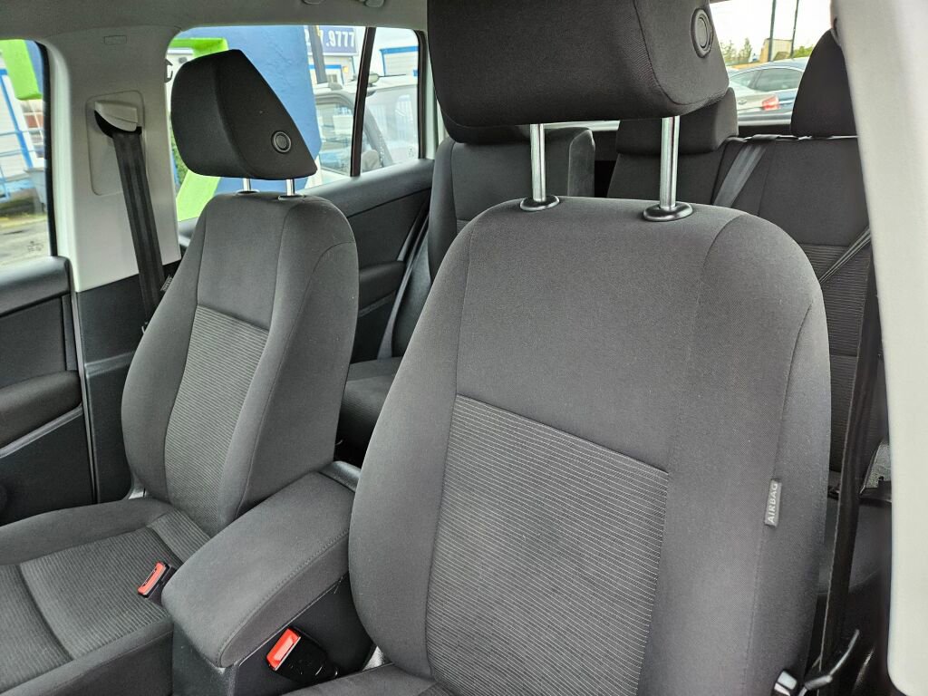 Used 2017 Volkswagen Tiguan Limited w/ Premium Package image 7