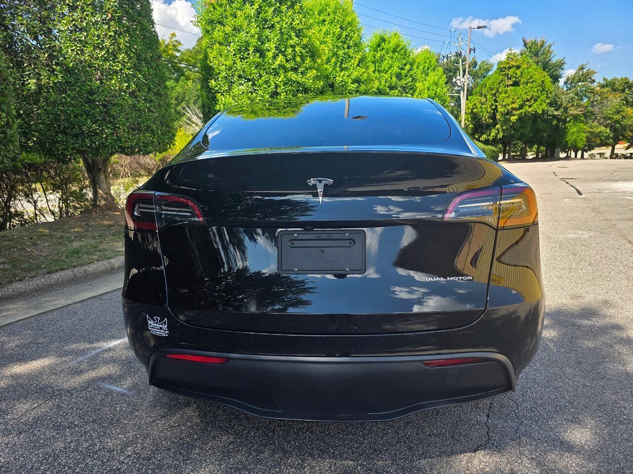 Used 2024 Tesla Model Y Long Range AWD/4WD image 4