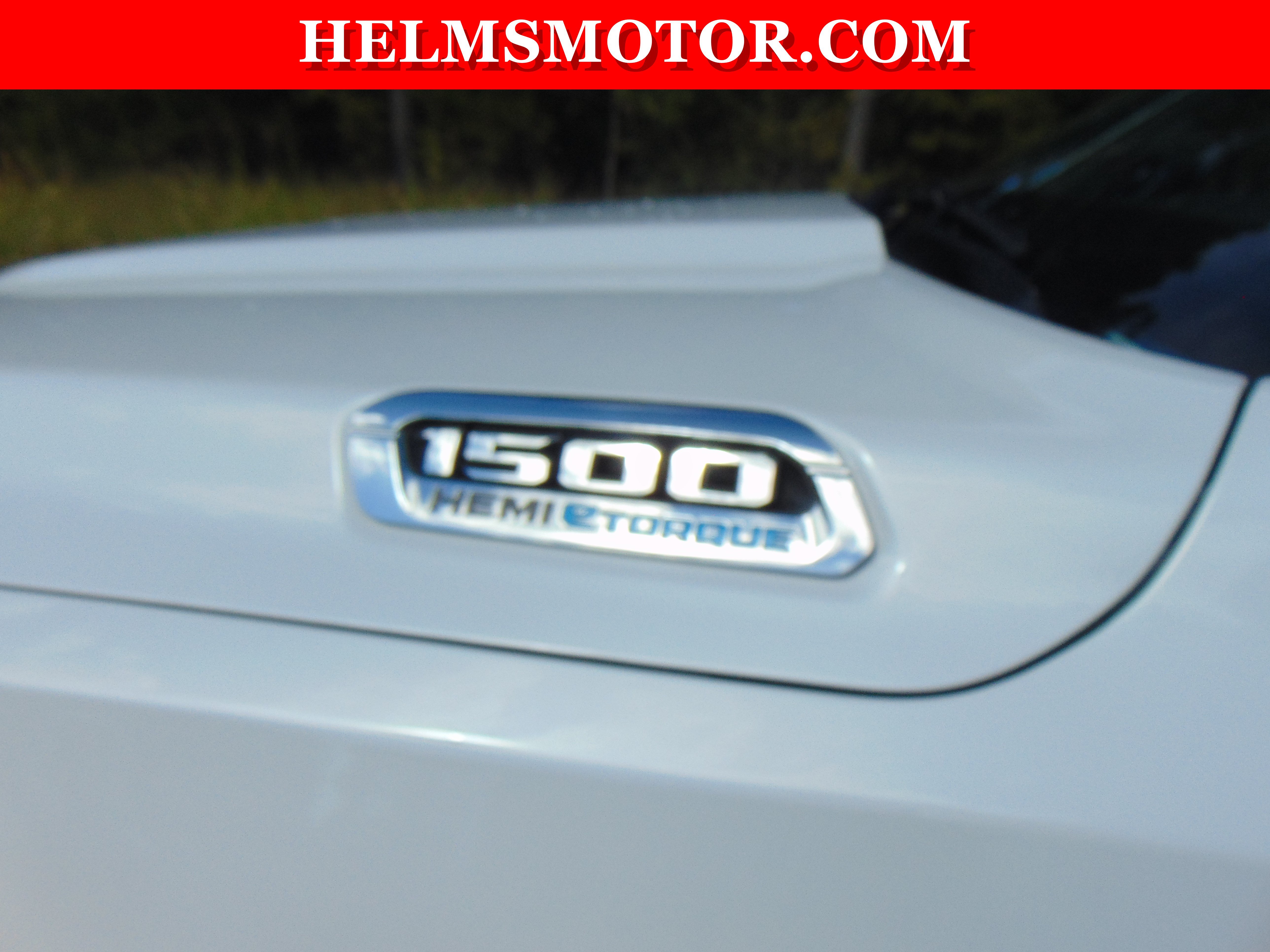 Used 2024 RAM 1500 Laramie AWD/4WD image 14