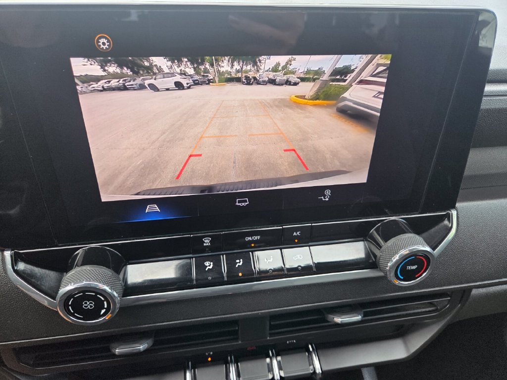 Used 2024 Chevrolet Colorado W/T RWD image 16