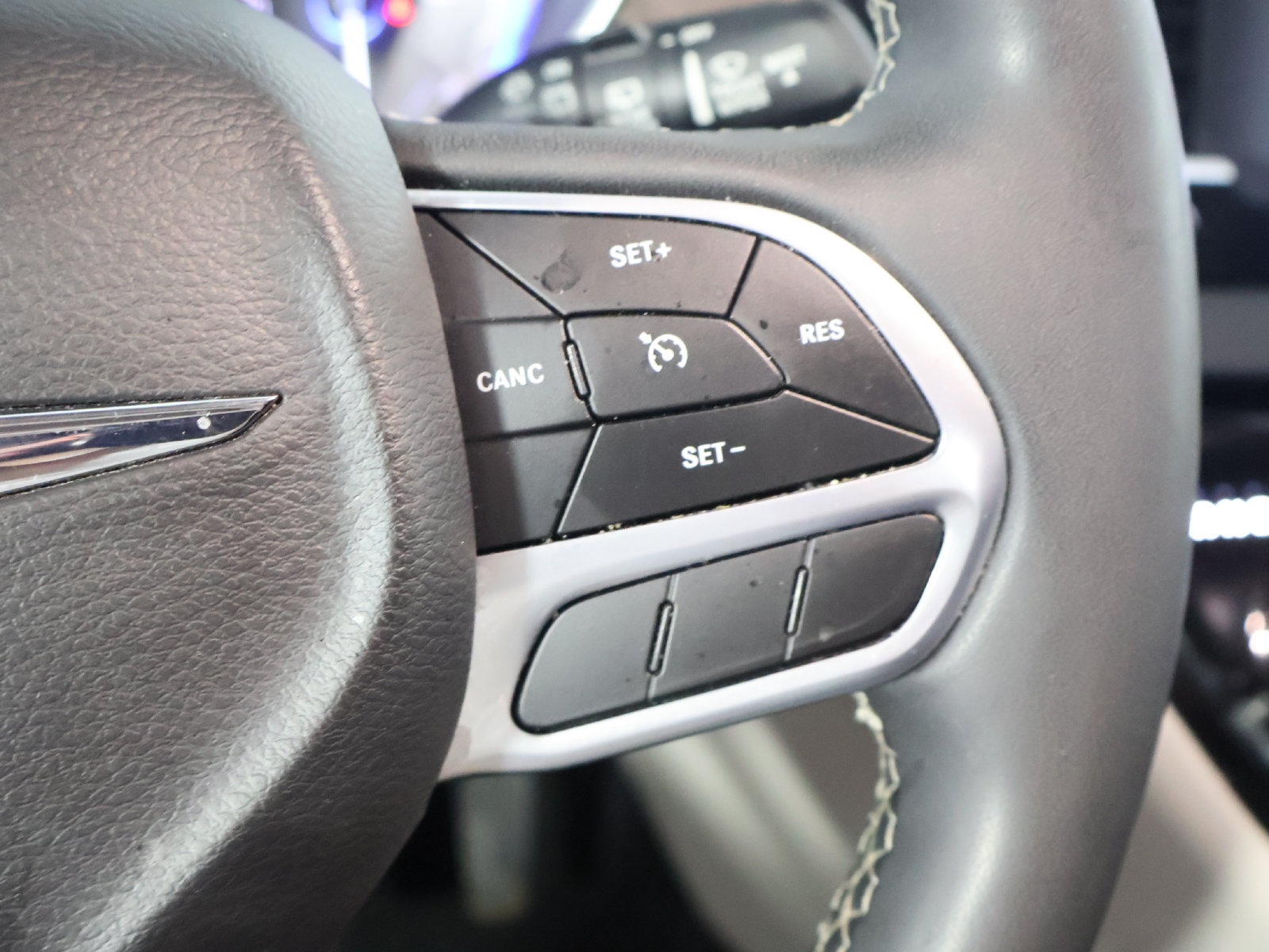 Used 2023 Chrysler Voyager LX FWD image 35