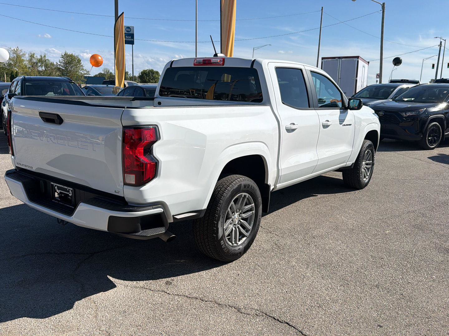 Used 2023 Chevrolet Colorado LT RWD image 3