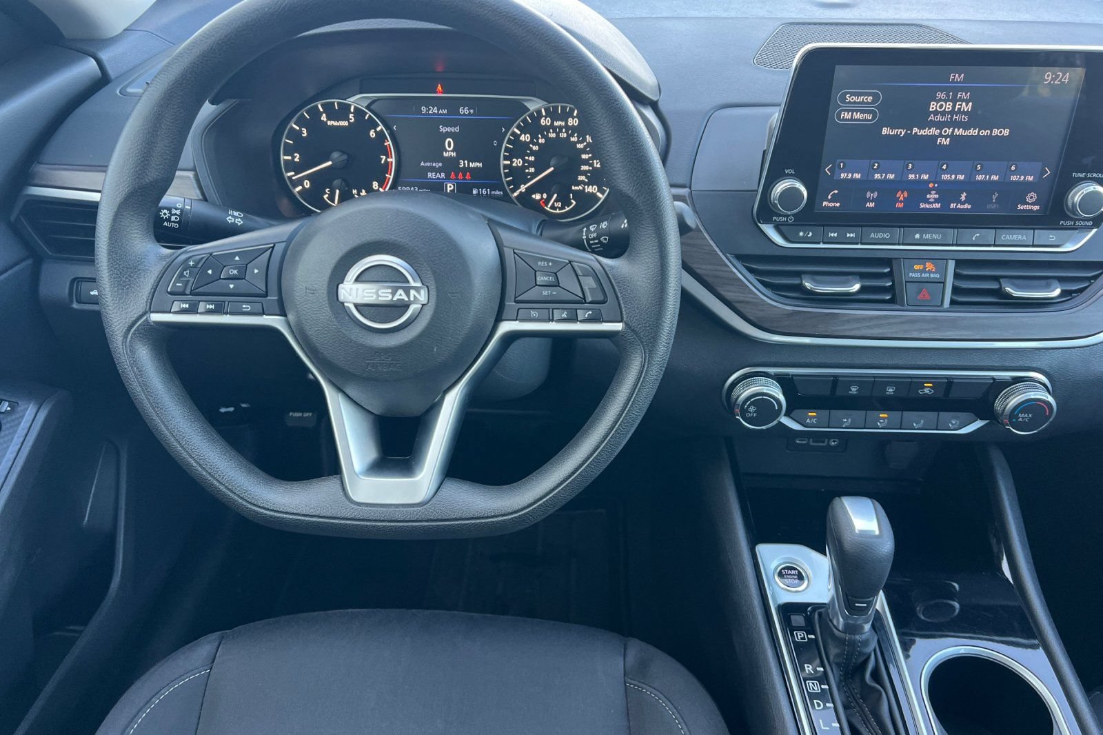 Used 2024 Nissan Altima 2.5 SV FWD image 11