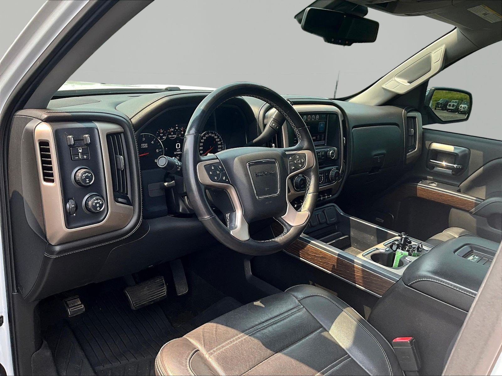 Used 2018 GMC Sierra 1500 Denali w/ Denali Ultimate Package AWD/4WD image 18