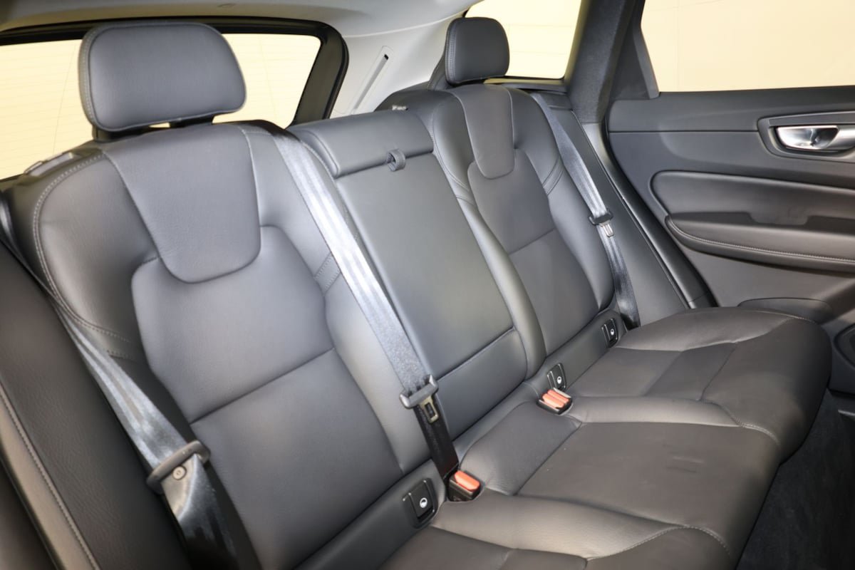 Used 2025 Volvo XC60 B5 Plus AWD/4WD image 42