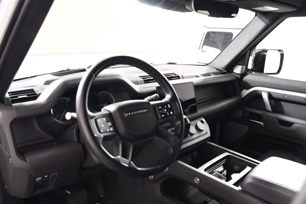 Used 2023 Land Rover Defender 130 X-Dynamic SE AWD/4WD image 12