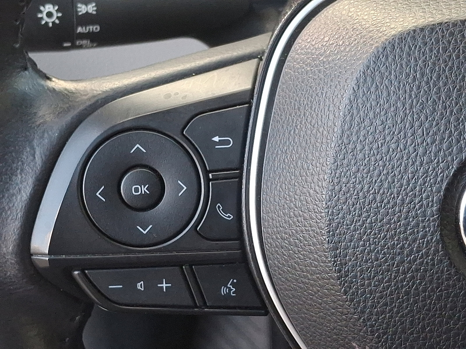 Used 2023 Toyota Corolla Cross LE image 21