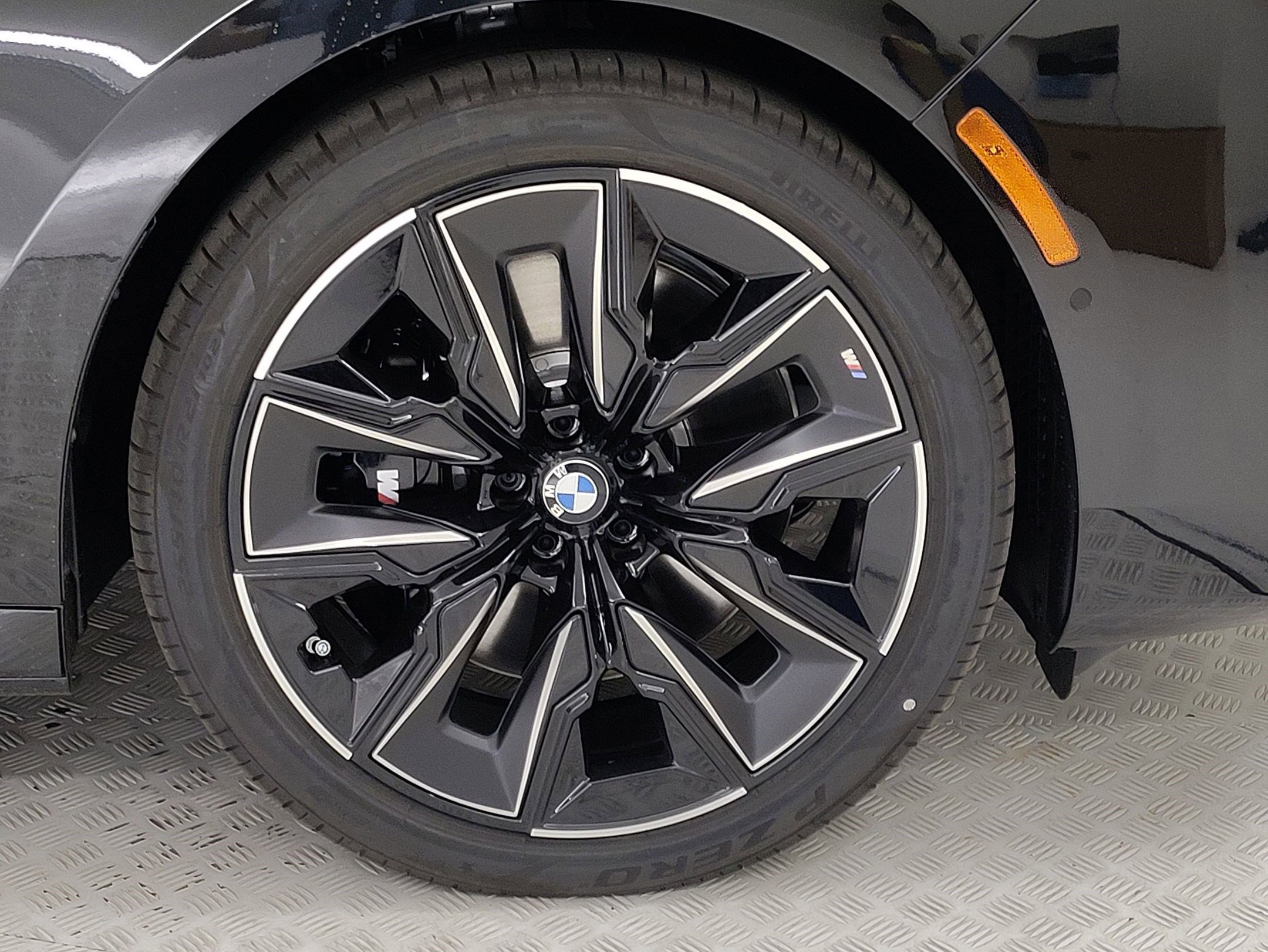 New 2025 BMW 760i xDrive image 4