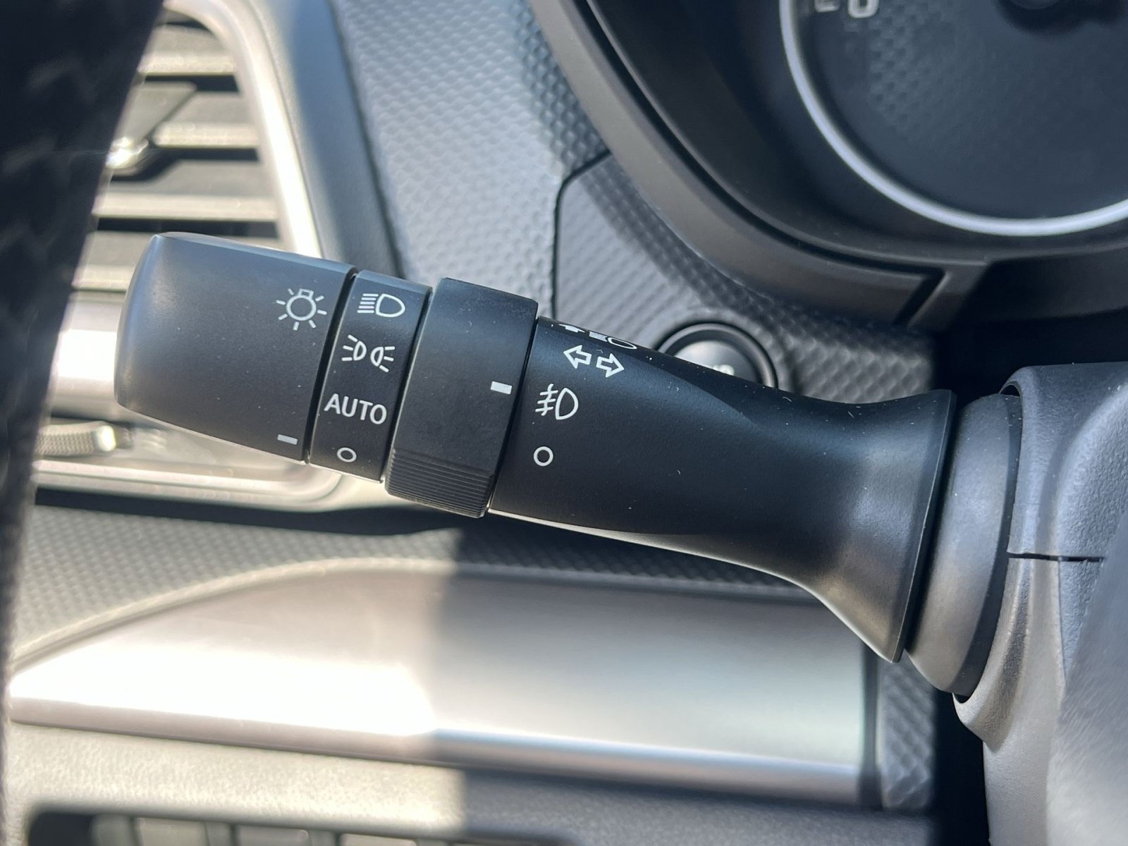 Used 2021 Subaru Forester Premium AWD/4WD image 37