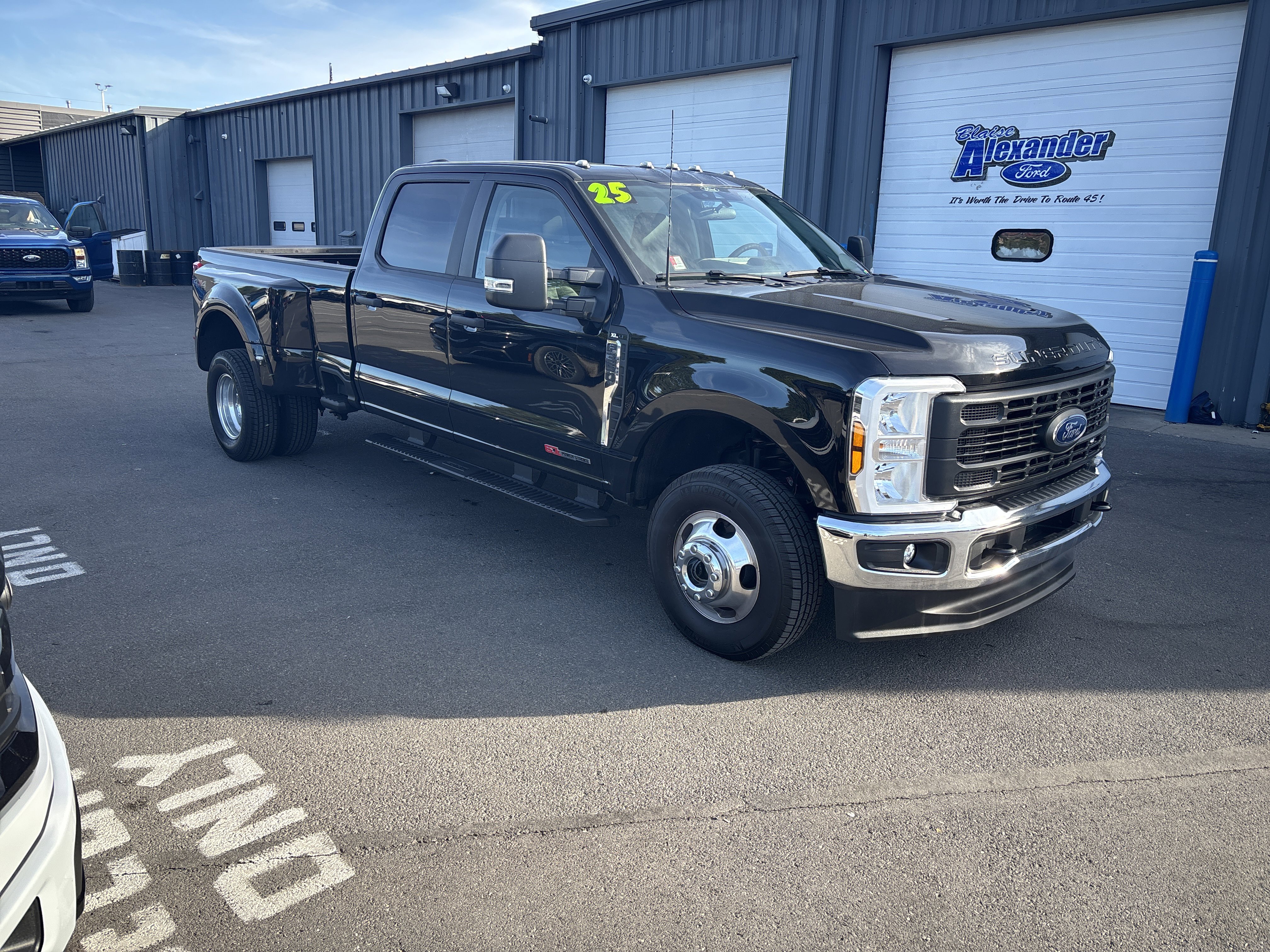 Used 2025 Ford F350 XL w/ XL Chrome Package image 1
