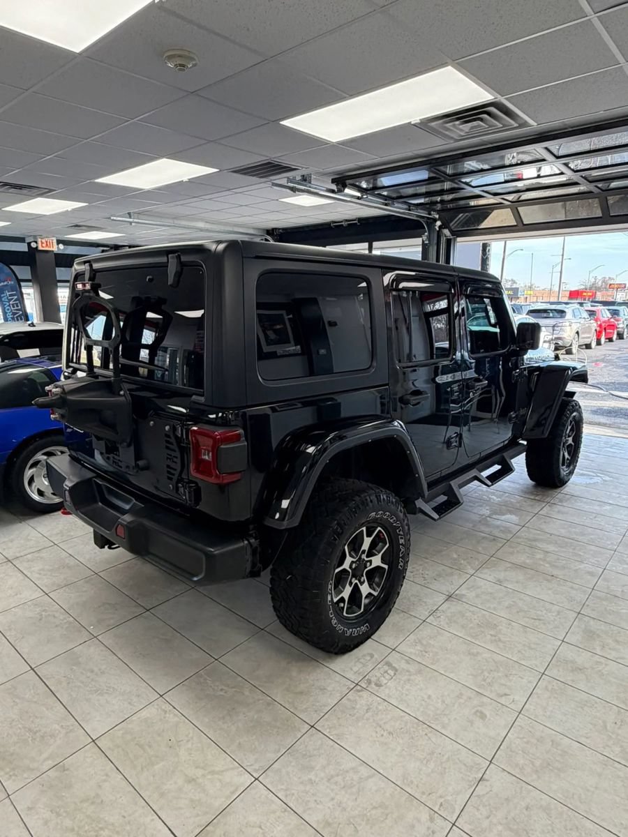 Used 2022 Jeep Wrangler Unlimited Rubicon w/ LED Lighting Group AWD/4WD image 4