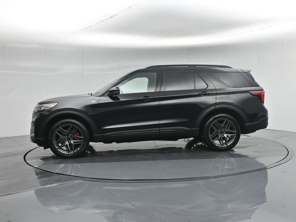 Used 2025 Ford Explorer ST-Line w/ ST-Line Street Pack image 32