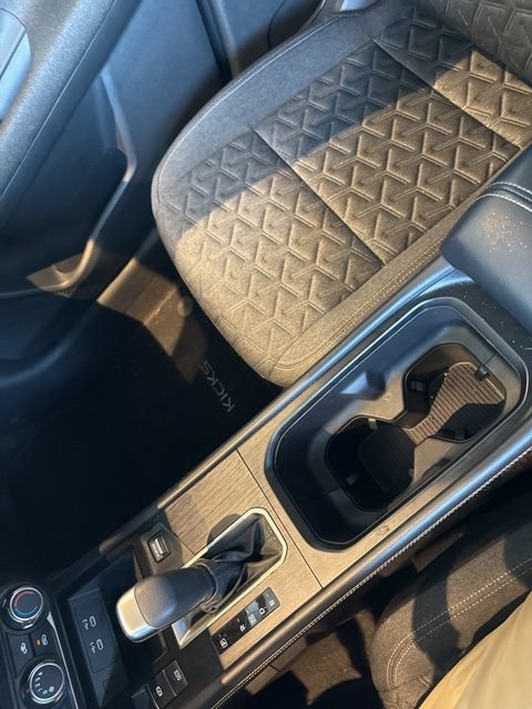Used 2025 Nissan Kicks SV AWD/4WD image 16