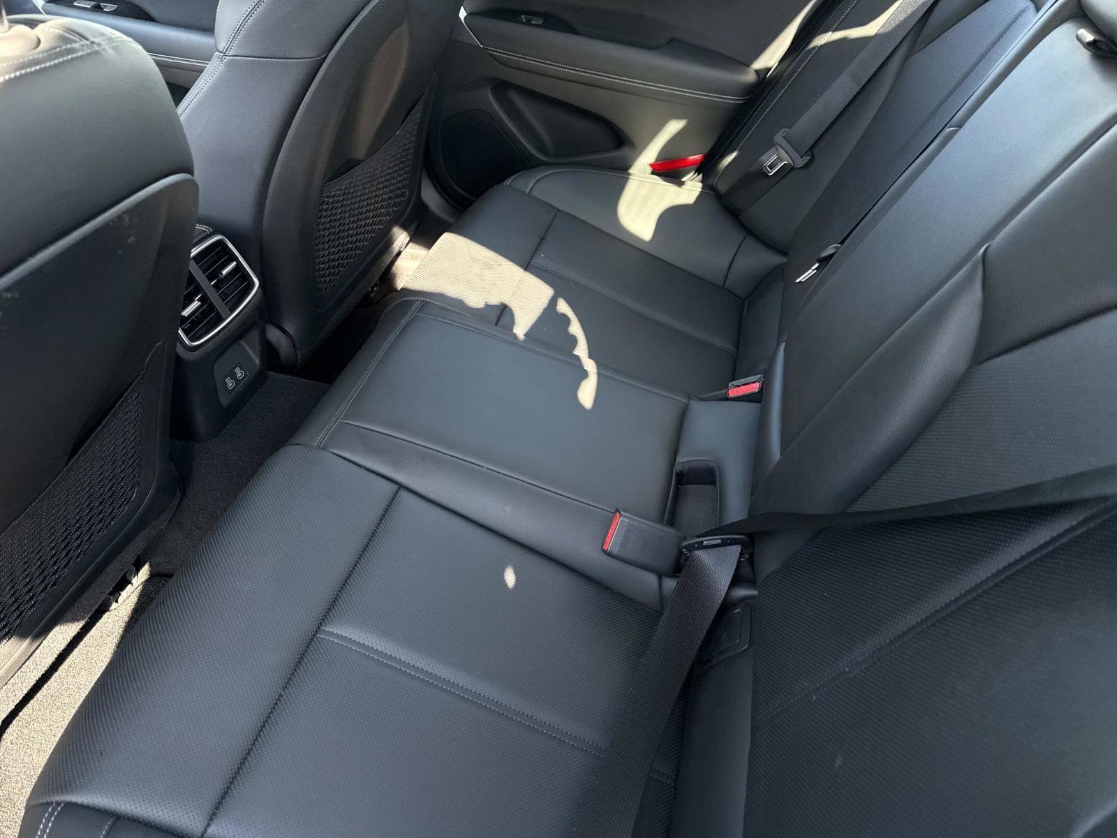 Used 2025 Genesis G70 2.5T image 14