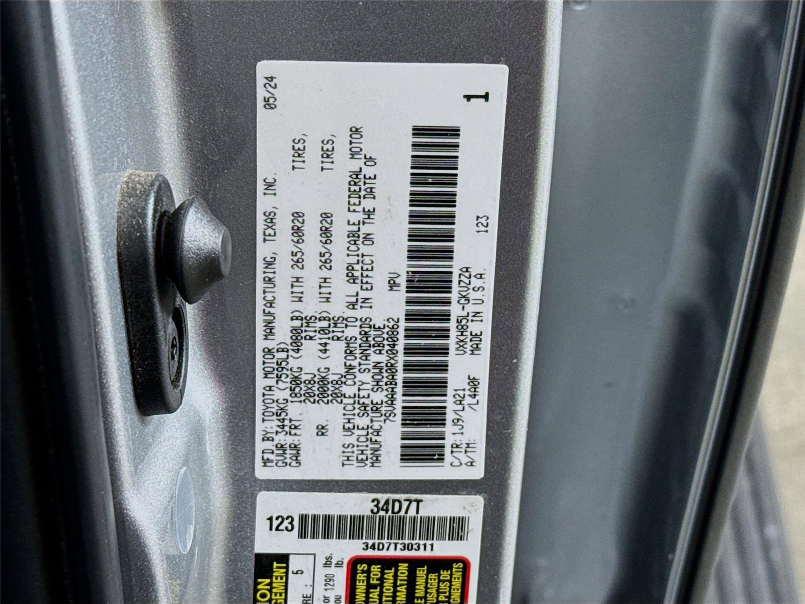 Used 2024 Toyota Sequoia Platinum image 13