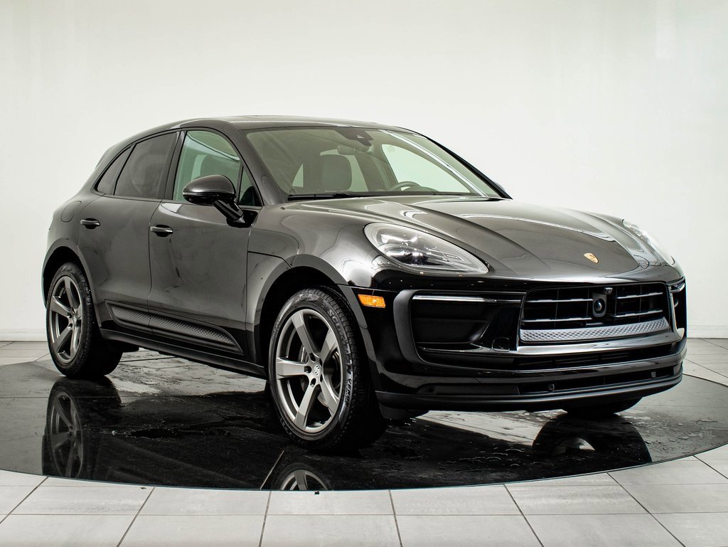 Certified 2024 Porsche Macan image 10