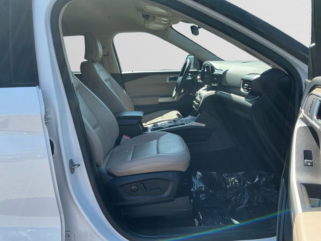 Used 2024 Ford Explorer XLT w/ Equipment Group 202A image 15