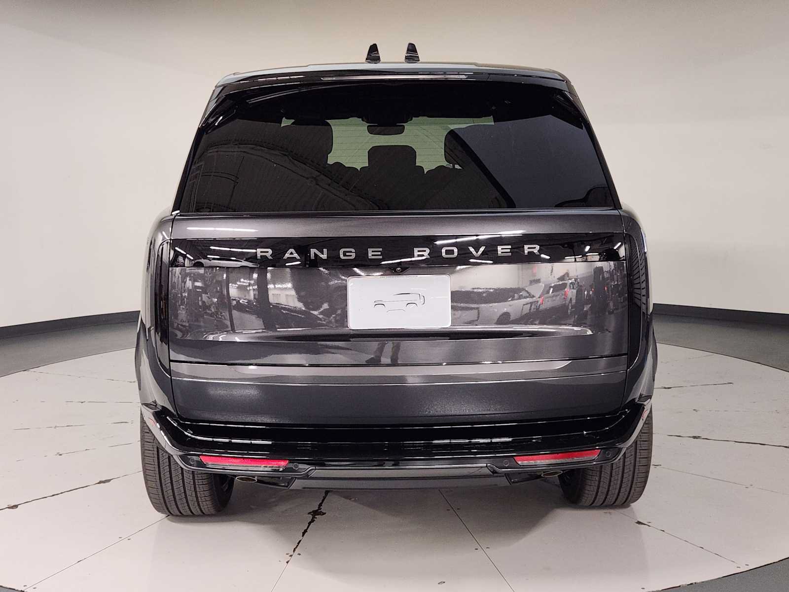 New 2026 Land Rover Range Rover Long Wheelbase SE AWD/4WD image 10