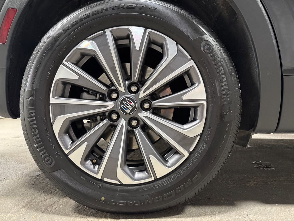 Used 2025 Buick Envision Preferred image 38