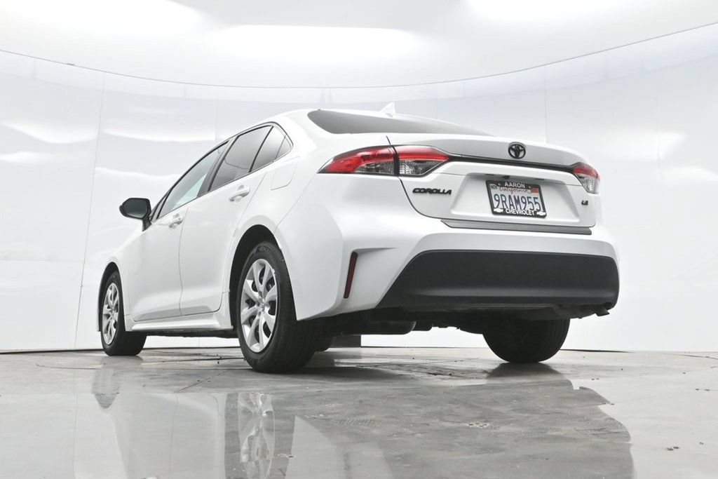 Used 2025 Toyota Corolla LE FWD image 67