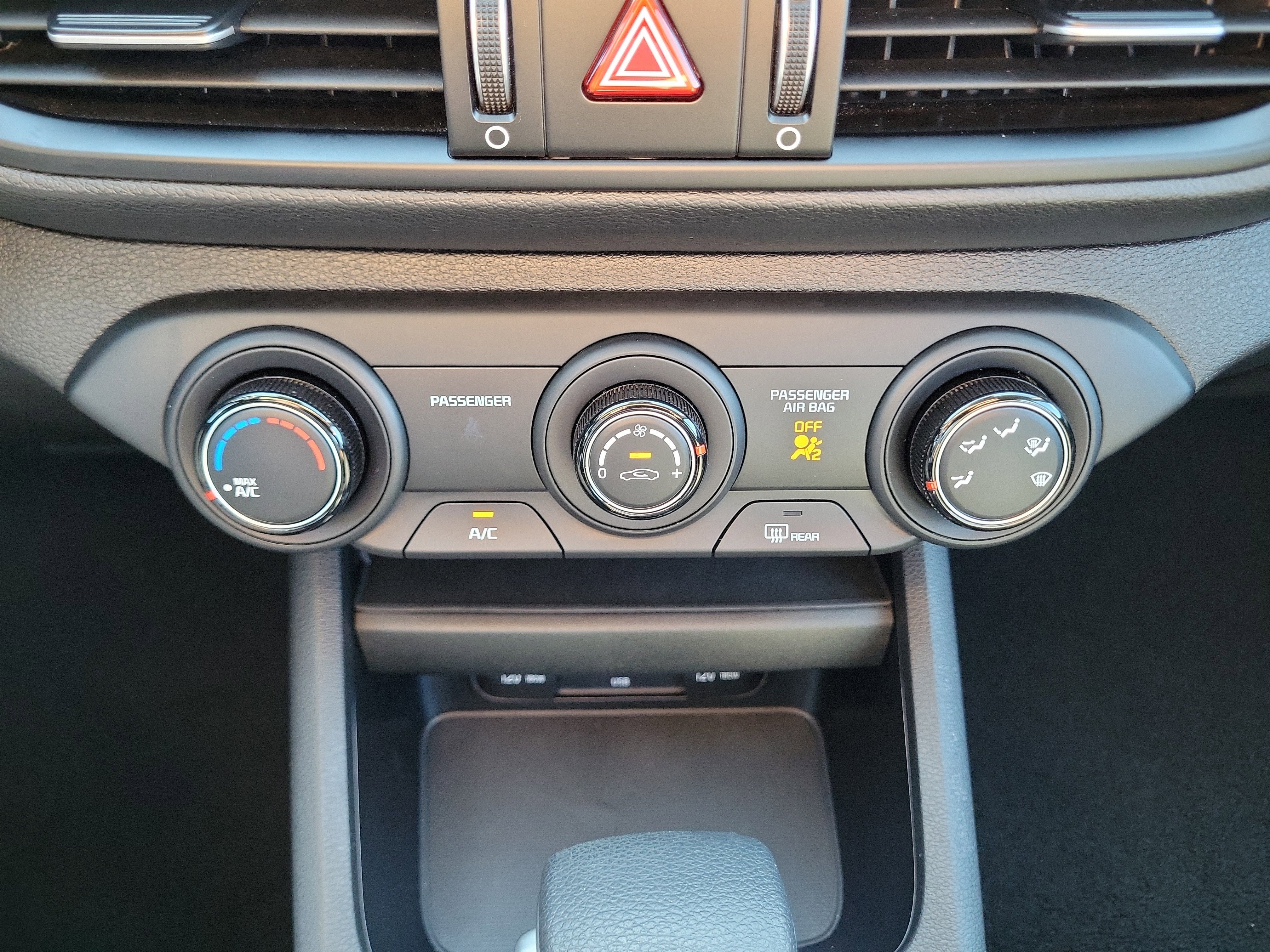 Certified 2023 Kia Forte LXS w/ LXS Technology Package FWD image 32