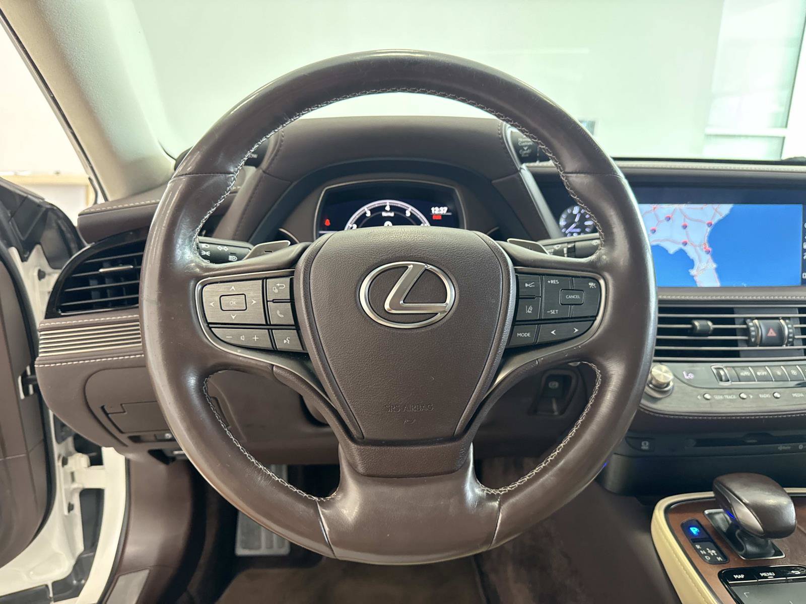 Used 2020 Lexus LS 500 w/ Accessory Package (Z1) RWD image 21