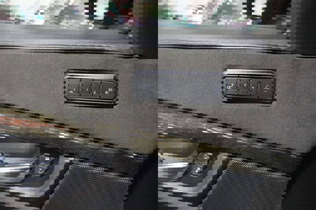 Used 2020 Cadillac Escalade ESV Platinum image 19