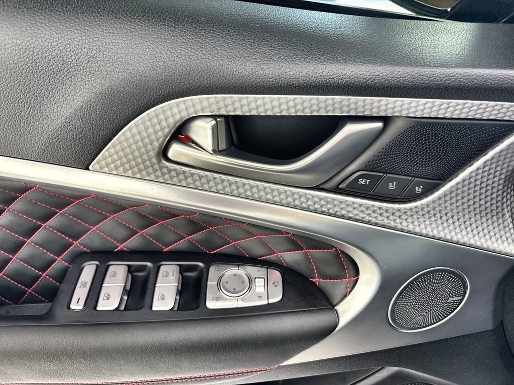 Used 2022 Genesis G70 2.0T RWD image 15