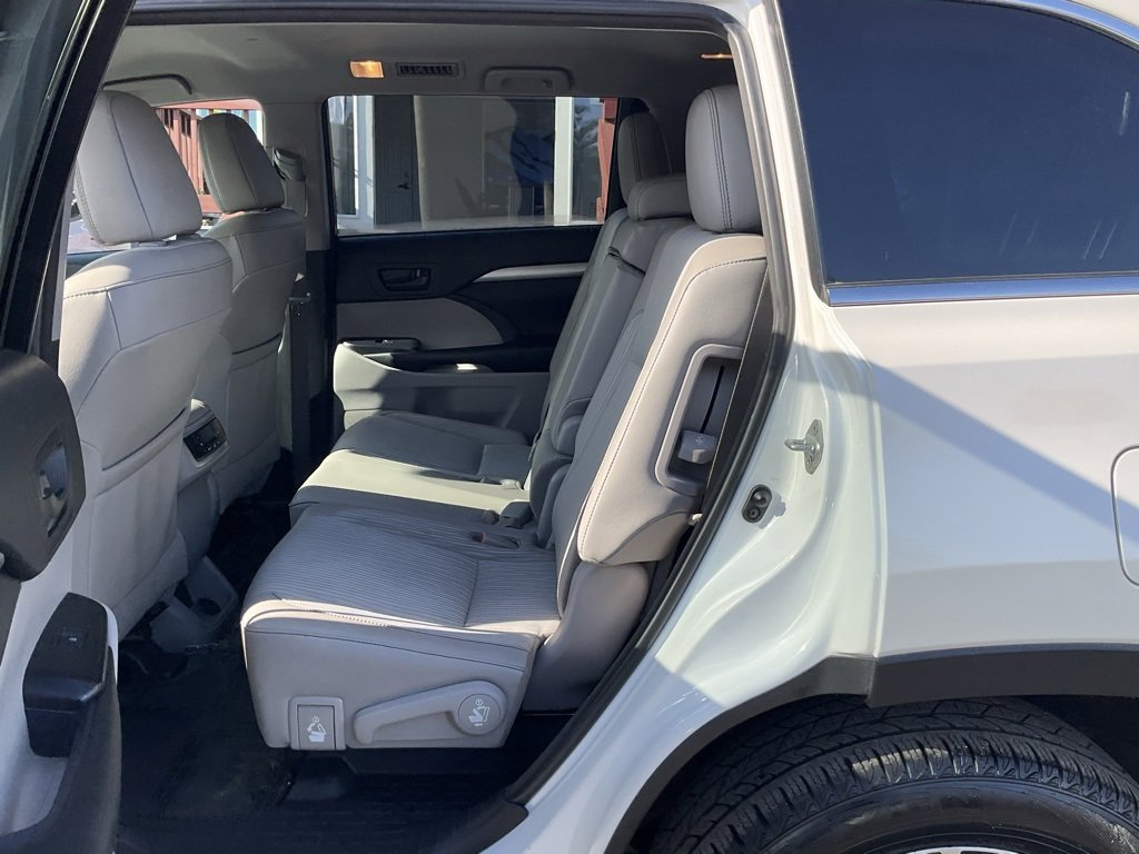 Used 2018 Toyota Highlander Plus image 25