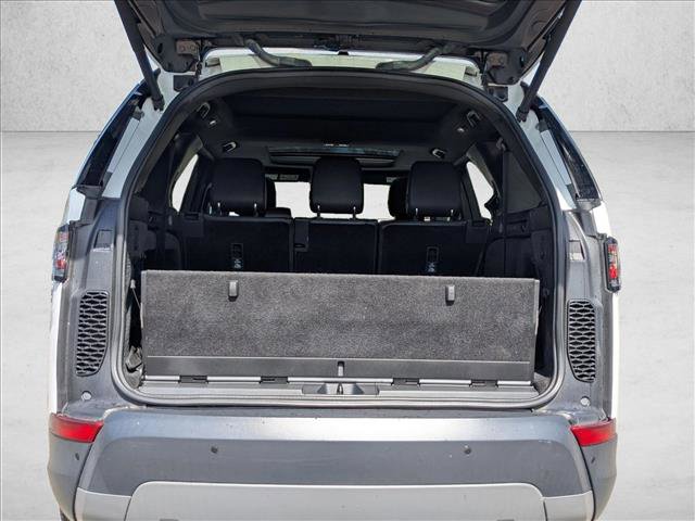Used 2018 Land Rover Discovery HSE image 6