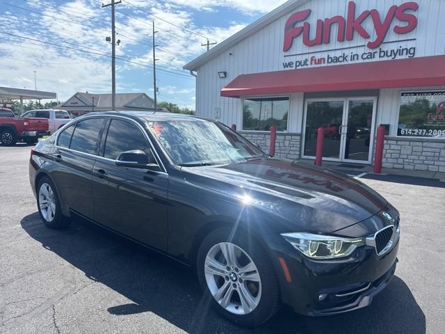 Used 2018 BMW 330i xDrive Sedan w/ Convenience Package AWD/4WD image 1