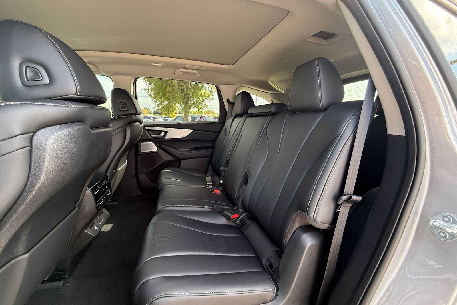 Certified 2026 Acura MDX w/ Technology Package AWD/4WD image 13