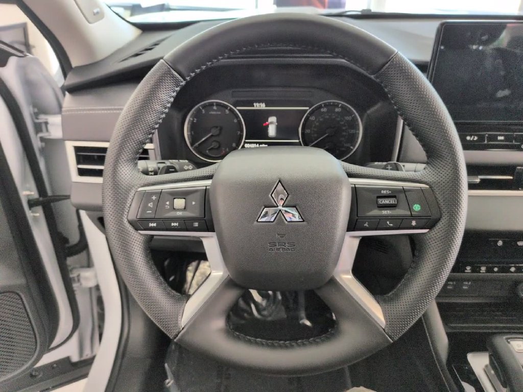 New 2026 Mitsubishi Outlander SE AWD/4WD image 18
