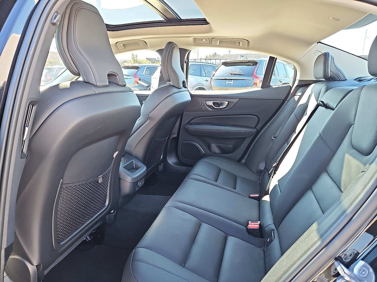 Certified 2025 Volvo S60 B5 Plus image 9