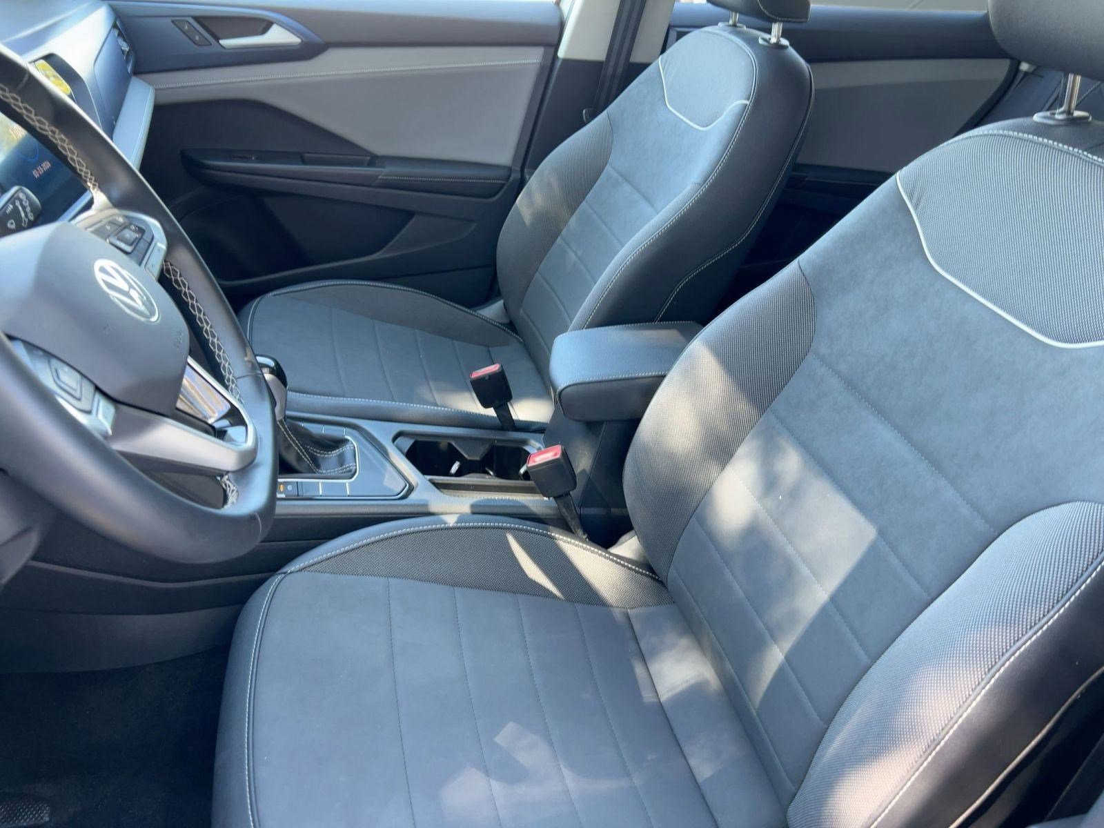 Used 2024 Volkswagen Taos SE image 21