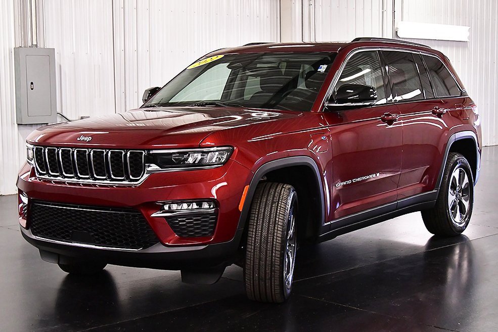 Used 2022 Jeep Grand Cherokee Limited 4xe image 3