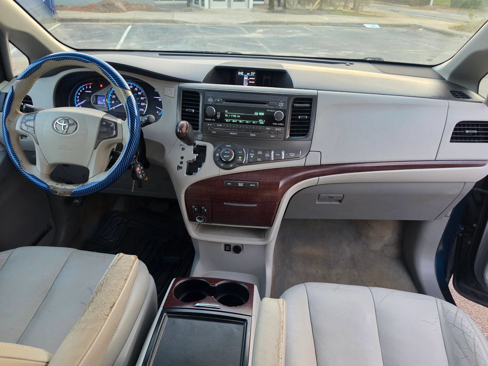 Used 2012 Toyota Sienna XLE FWD image 15