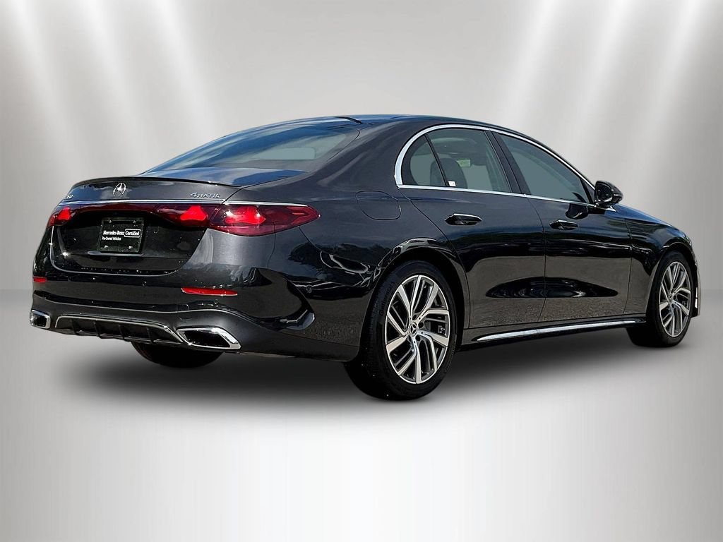 Certified 2025 Mercedes-Benz E 350 4MATIC Sedan w/ MBUS Superscreen Package image 7