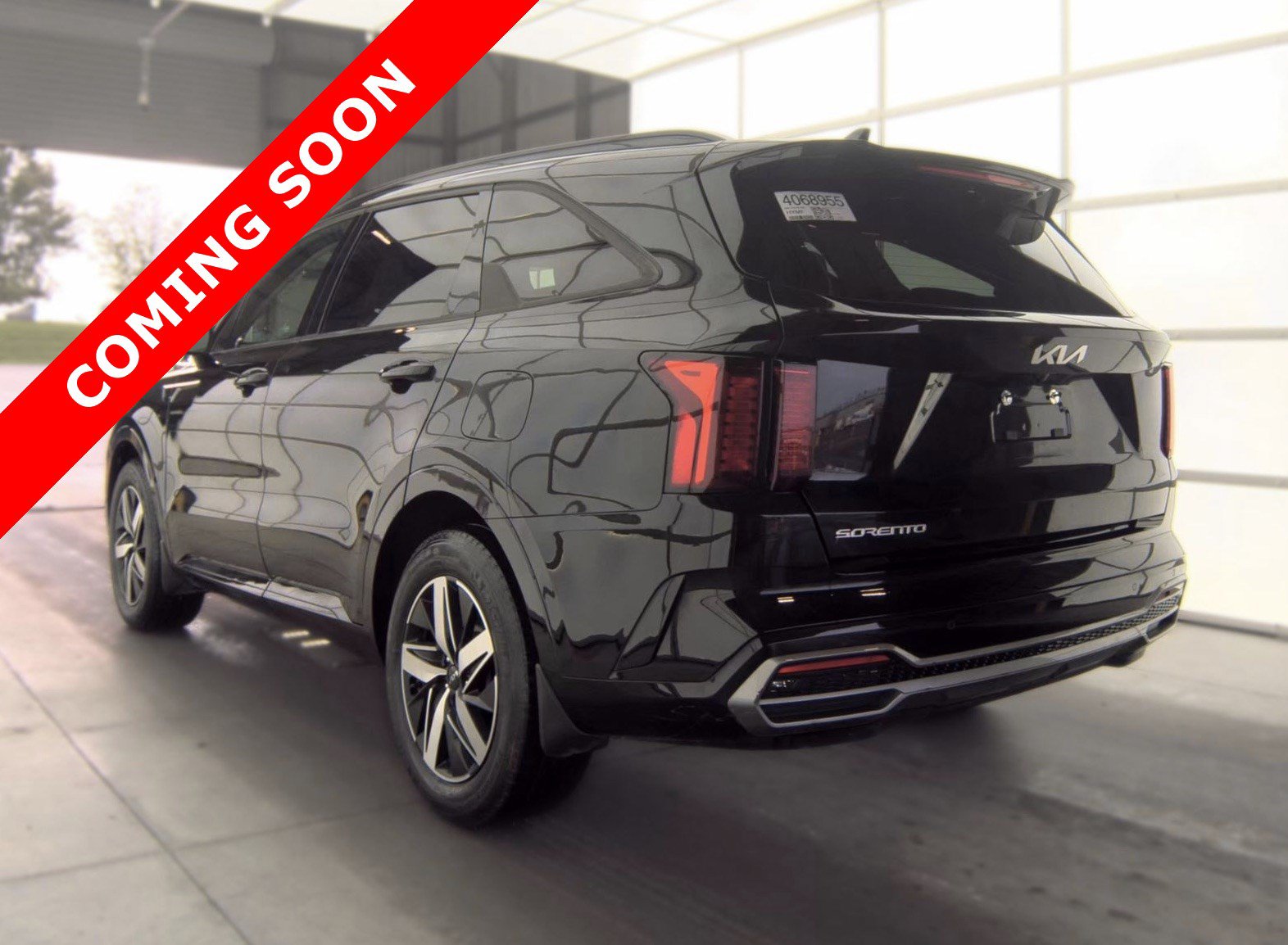 Used 2023 Kia Sorento S w/ Panoramic Sunroof Package FWD image 4