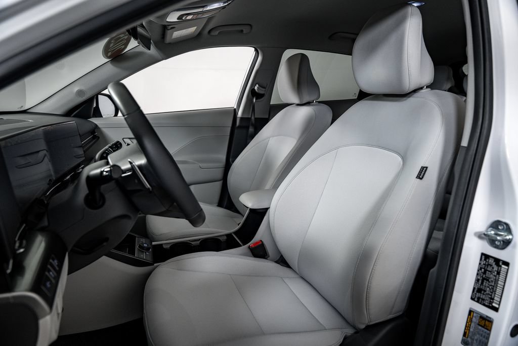 Certified 2025 Hyundai Kona SEL FWD image 18