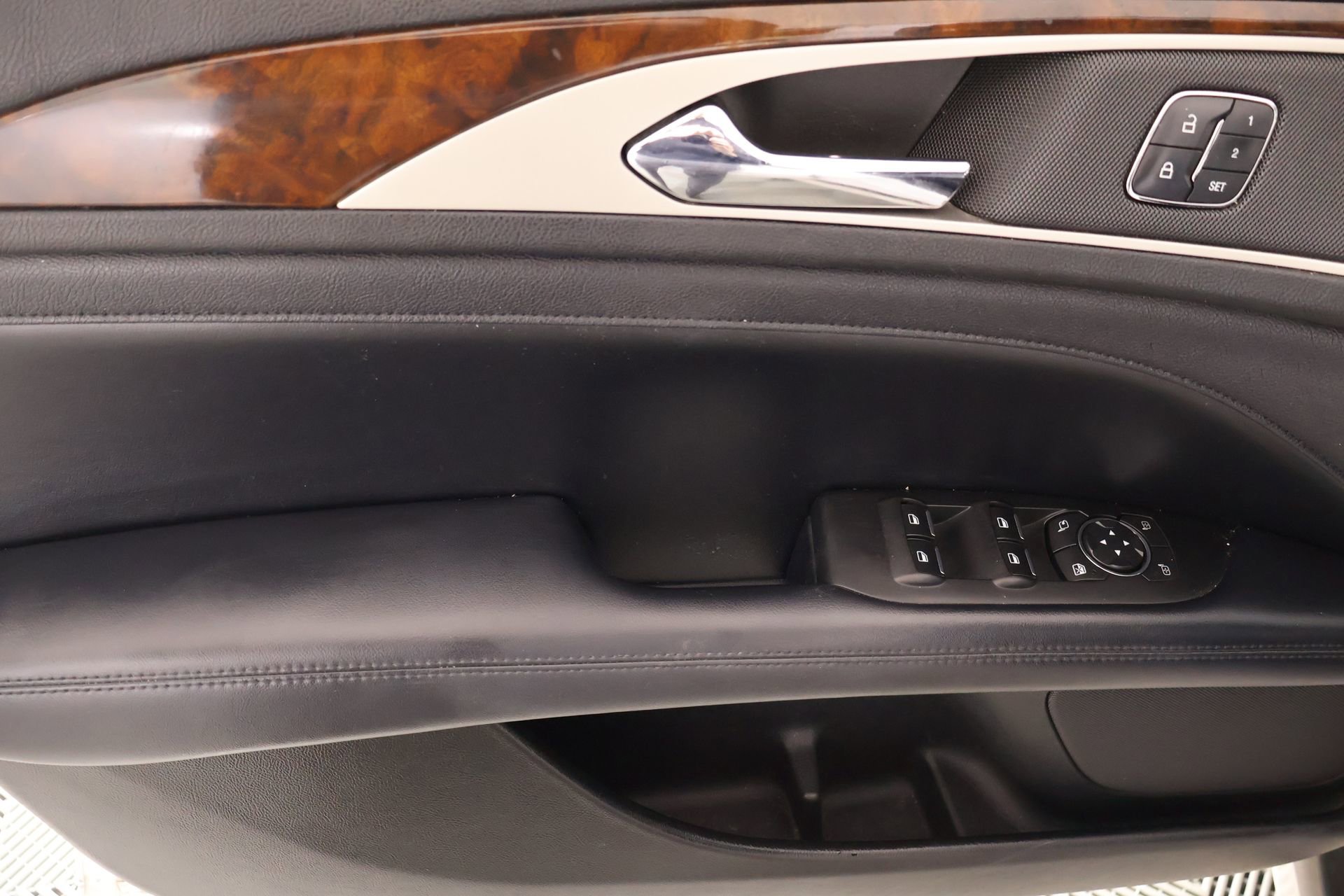 Used 2017 Lincoln MKZ Select w/ Technology Package image 14