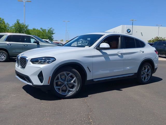 Used 2025 BMW X4 xDrive30i w/ Premium Package image 2