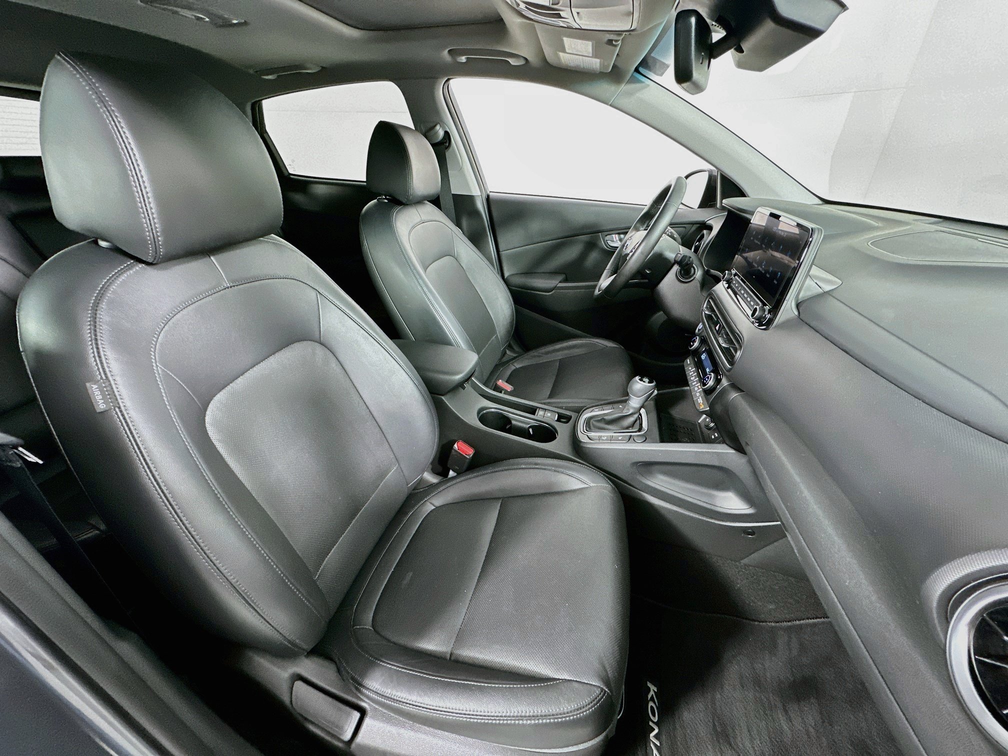Used 2023 Hyundai Kona Limited FWD image 29