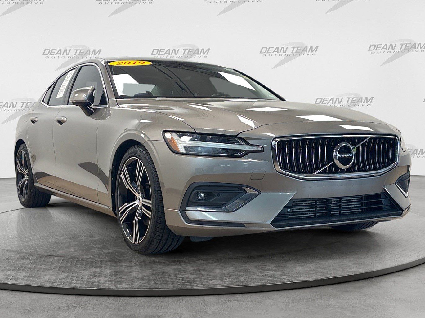 Used 2019 Volvo S60 T5 Inscription FWD image 3